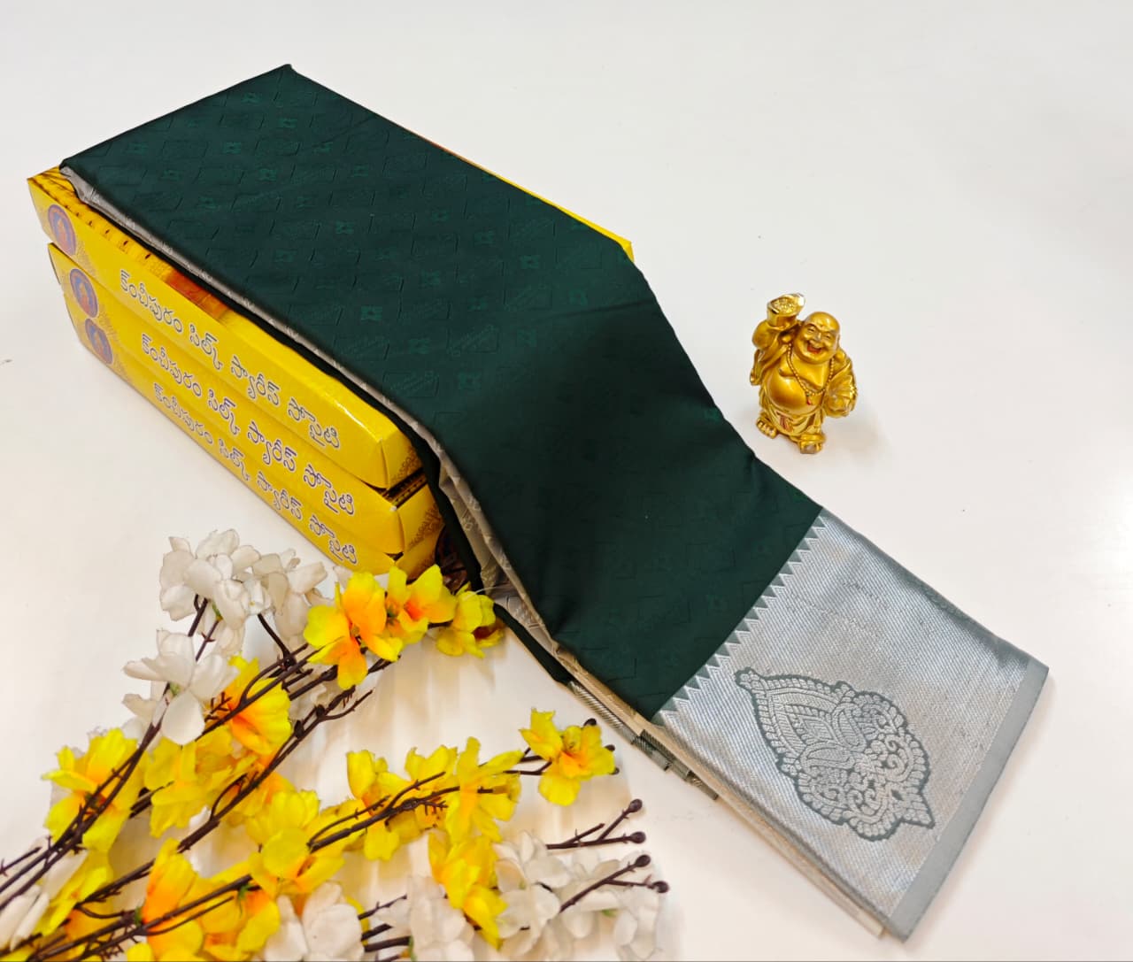 Royal Purple Bridal Soft Silk Saree with Elegant Traditional Weaving